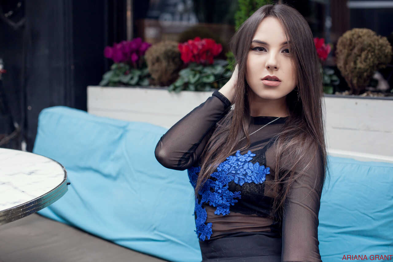 Watch Hot Brunette Amateur Ariana Grant Pose in Her Super Sexy Dress and Heels, You Won't Be Able to Resist! - 