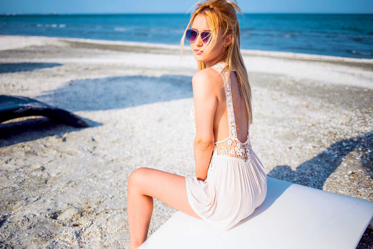 Khandi Rogers' Big Booty Bang at the Beach: A Tight Dress and Sexy Summer Lovin' - 