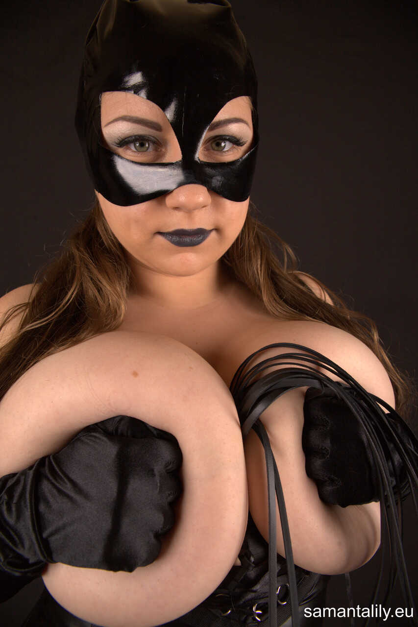 Curvy MILF in a Catwoman mask Samanta Lily pulls out her great big boobs for Russian Big Tits, Big Natural Tits and Bent O...