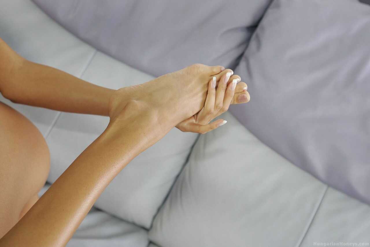 Slim Klara Smetanova Licks Her Tiny Toes and Plays with Herself - Klara Smetanova