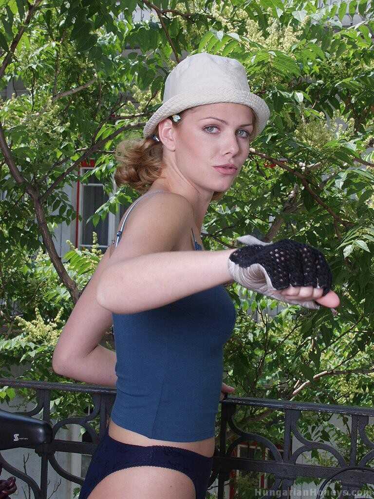 Blonde Hungarian Babe Katalin Kiraly Strips Down to Show Her Big Ass in the Park - Katalin Kiraly