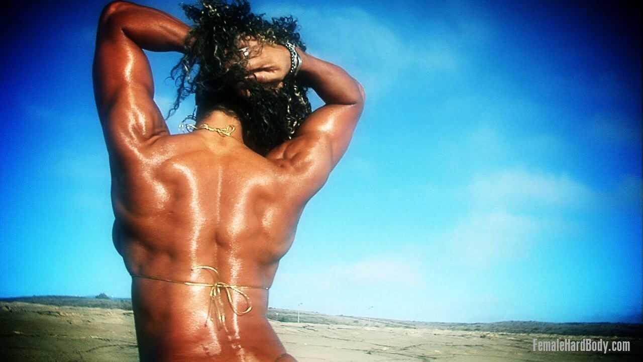 Black bodybuilder Alexis Ellis' muscle worship on the beach leaves us breathless - Alexis Ellis