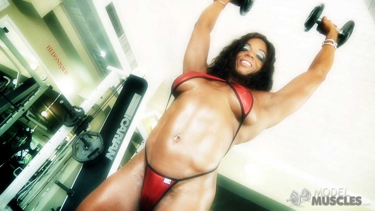 Black Bod Goddess: Pierced Nipple Workout with Ebony Bodybuilder Alexis Ellis - Alexis Ellis