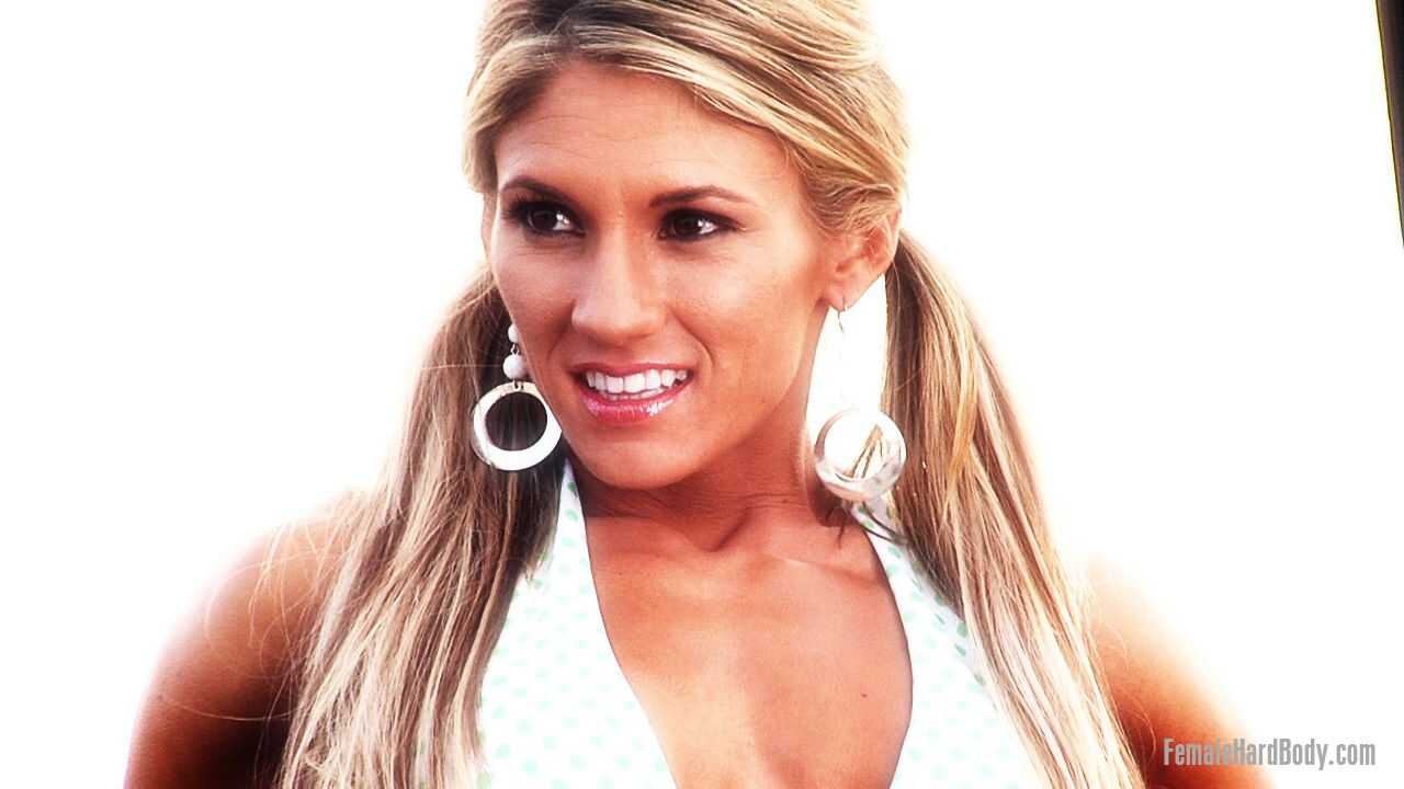 Blonde Bodybuilder Abby Marie Flexes Her Muscles In A Dress And Poses For The Camera! - Abby Marie