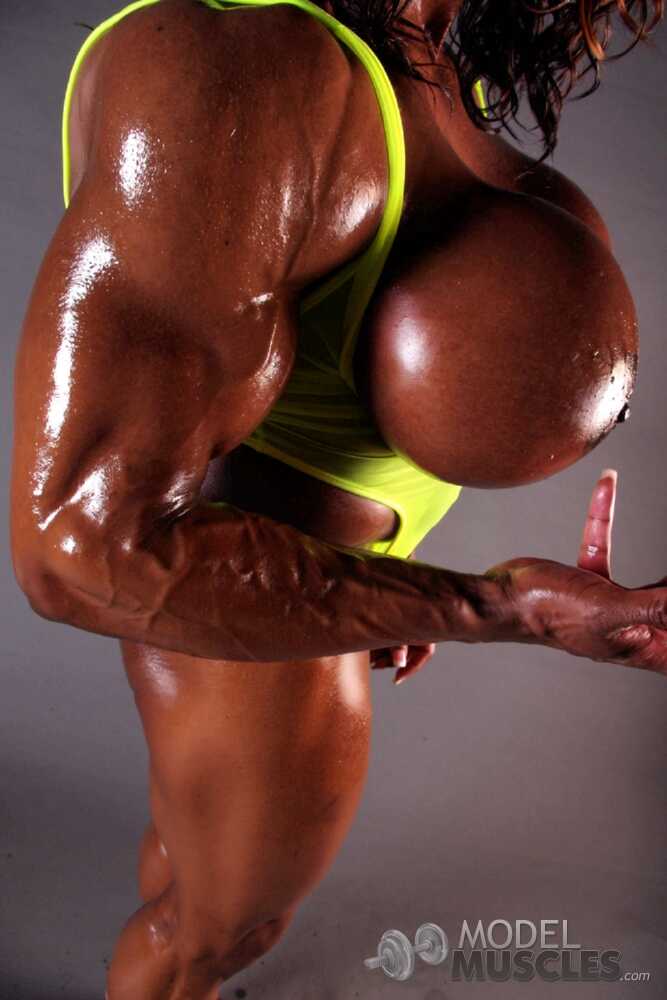 Ebony Bodybuilder Yvette Bova's Fake Tits Get Pumped Up While Working Out!