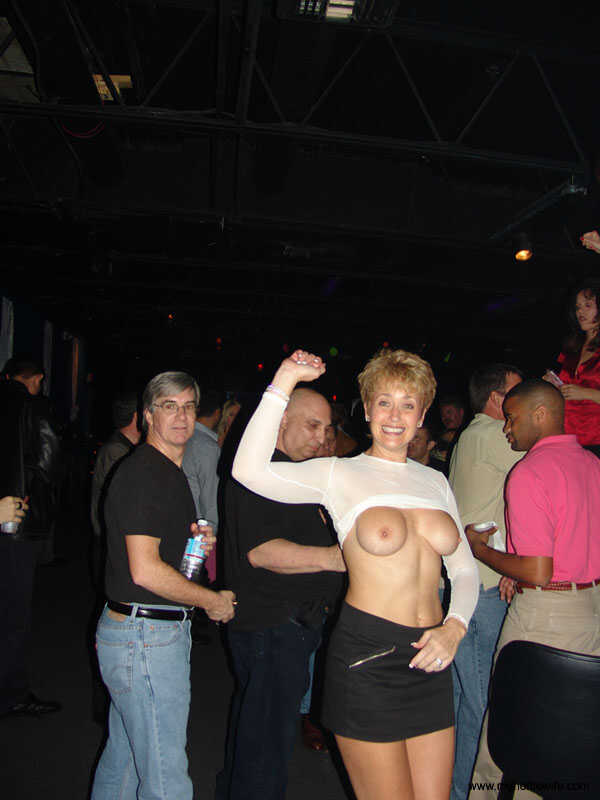 Mature Wifes Night Out: Christy Real and Dee Delmar Get Licked by Tracy - Christy Real, Dee Delmar, Double Dee, Tracy Licks
