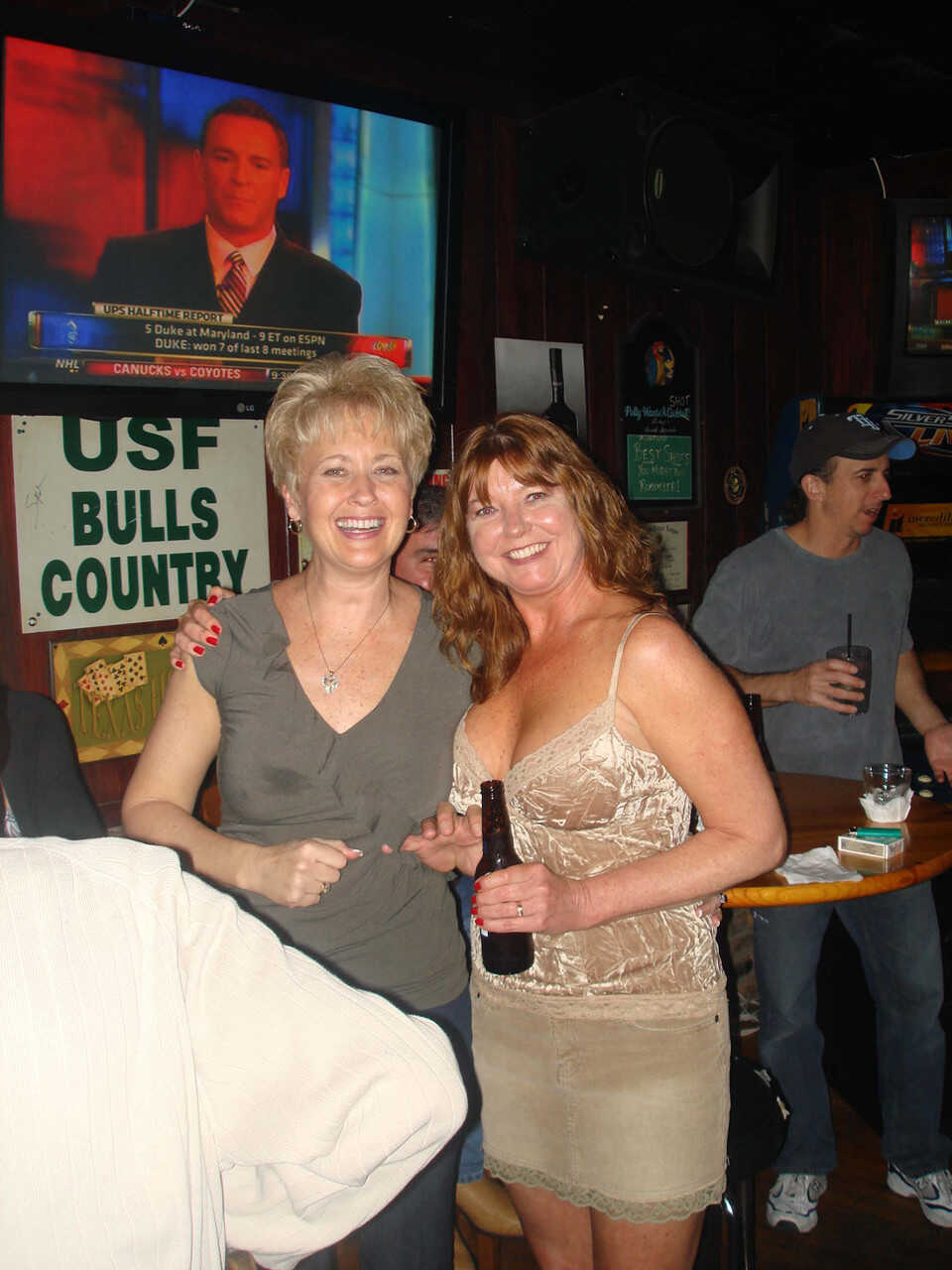 Sexy amateur wives show off their big tits and pussies at a nightclub with Dee Delmar and Double Dee - Dee Delmar, Double ...