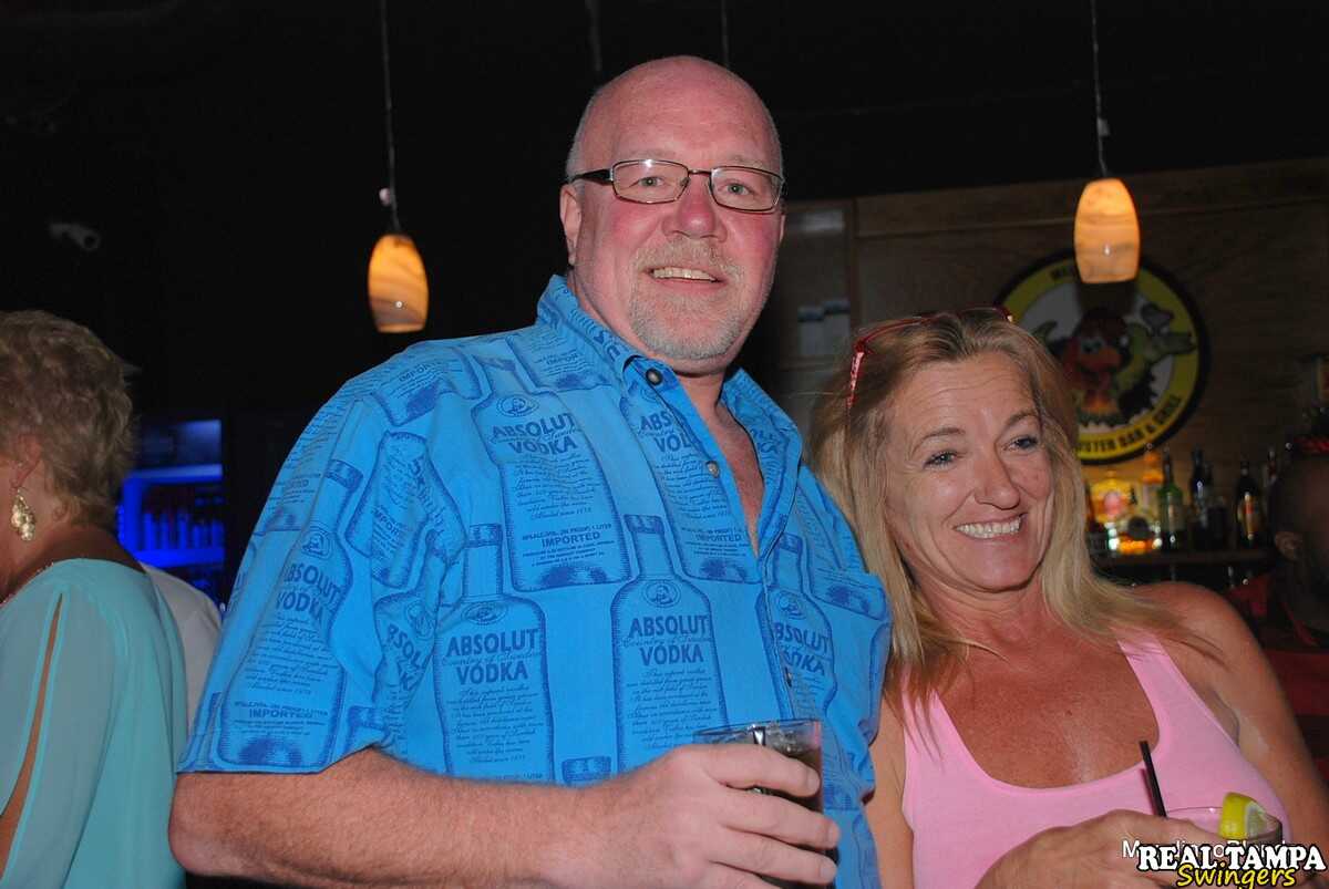 Mandi Mcgraw's MILF Gang: Tracy Lick and her Girls Teach Older Swingers How to Party with Horny Guys in Public - Mand...
