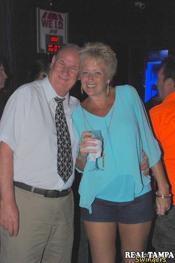 Mandi Mcgraw's MILF Gang: Tracy Lick and her Girls Teach Older Swingers How to Party with Horny Guys in Public - Mand...
