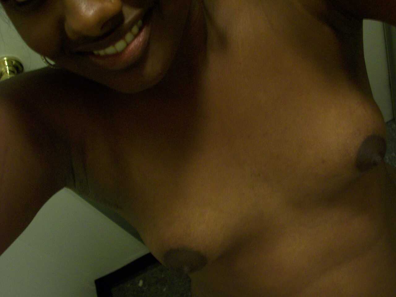 Ebony Paris Puffy Nipple Selfies: Blowing Up Your Phone With Her Big Ass - 