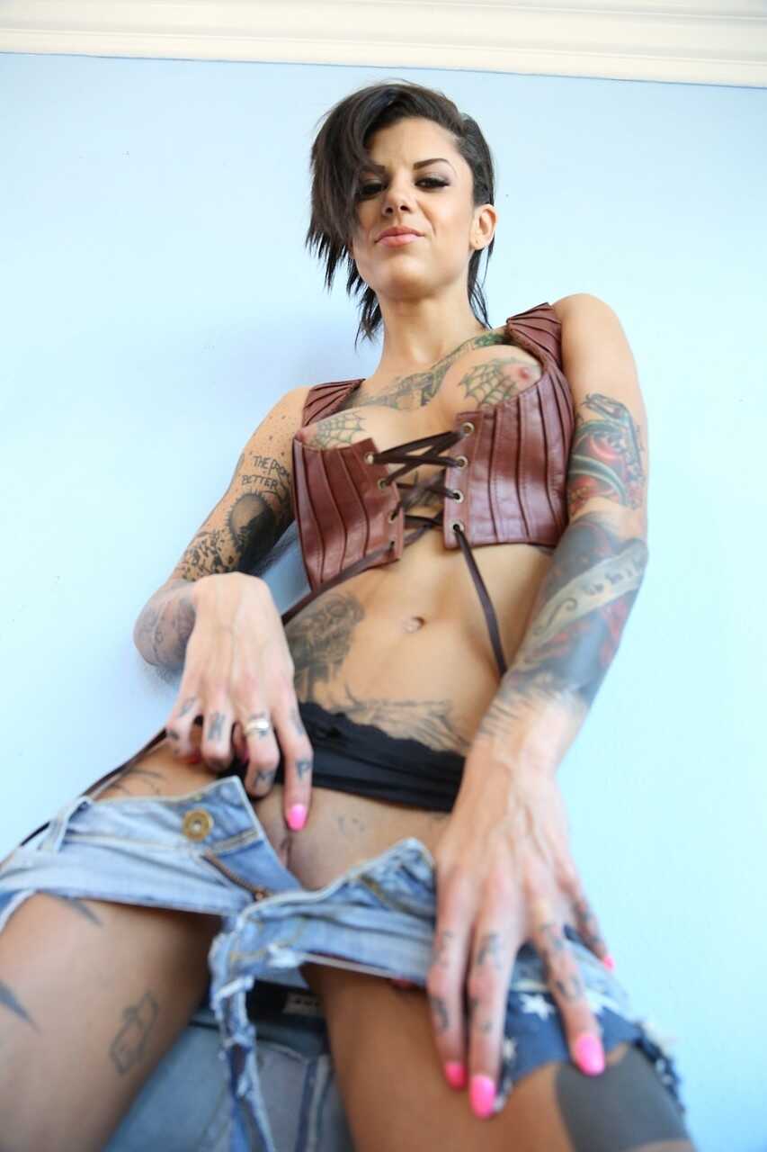 Tattooed Love-Hole: Bonnie Rotten's Inked Babe Adventure - Bonnie Rotten, Dana Vespoli