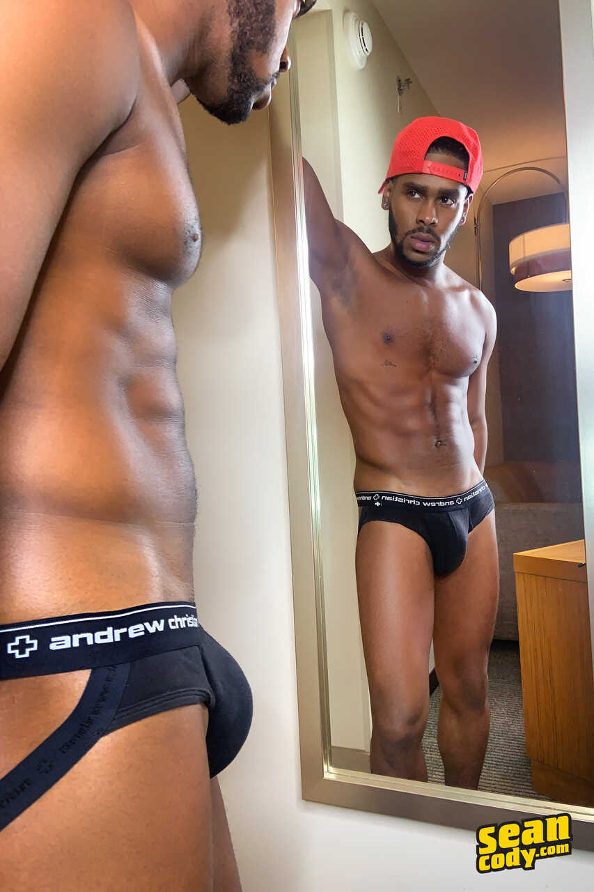 Black and Beautiful: Sean Cody&#039;s Jayden Jaxx Squirts a Monstrous Cumload for His Fans - Gay