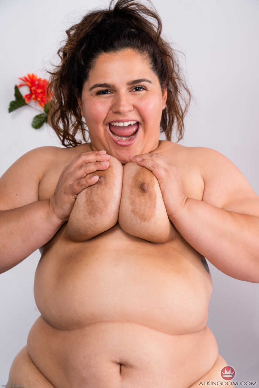 Chubby amateur Karla Lane's mammoth melons and hairy honeypot on display for the first time! - Karla Lane