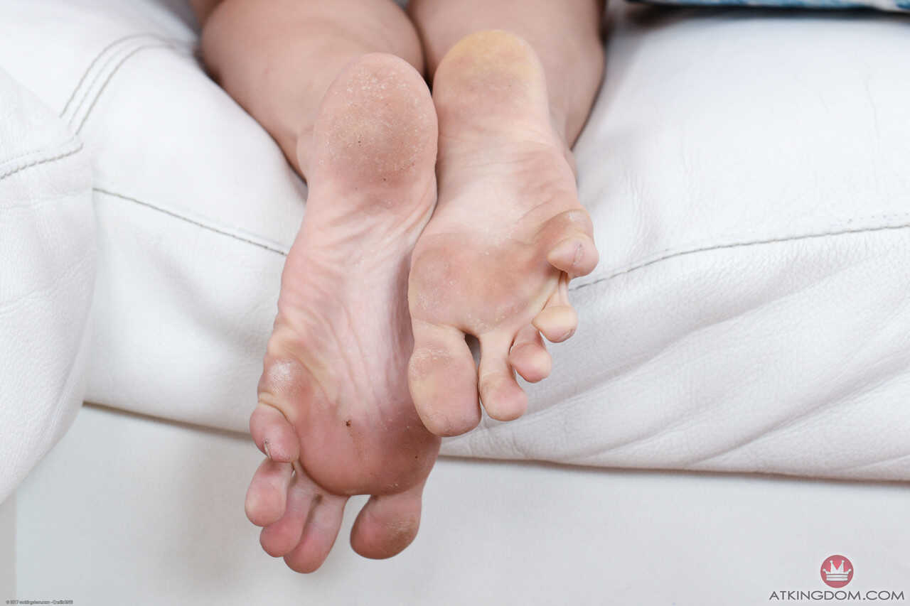 Skinny Kandi Quinn Worships Her Toes and Ass in a Dirty Foot Fetish Adventure - Kandi Quinn