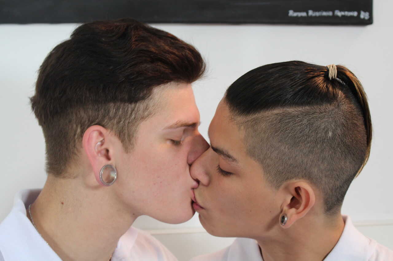 Double Stuffed Twinkies: Two Precious Punk Boys Trade Anal Pleasure and Cum Swaps on the Bed - 