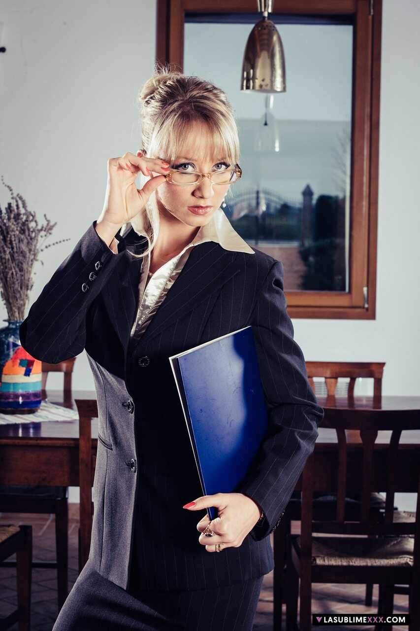Blonde Italian secretary Bambola takes off her glasses and gets banged on the desk while her boss watches! - Bambola