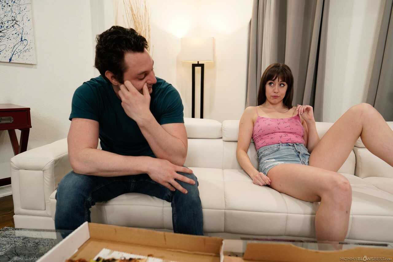 Jenna Noelle, the Horny Stepmom with a Taste for Young Meat: Deepthroating and Sucking Her Stepson's Dick Until He Cu...