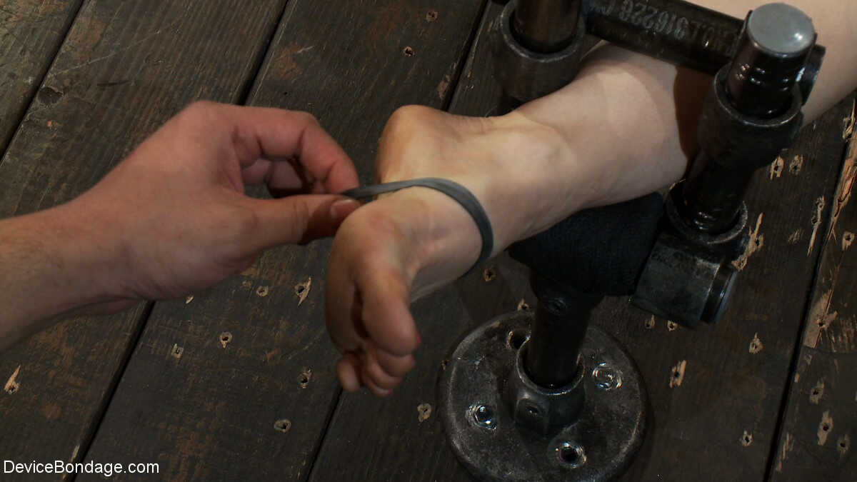 Lindsey Grant's Cute MILF Body Explores the Depths of Bondage and Big Dildos in Restraint-Filled Teen BDSM Play - Lin...