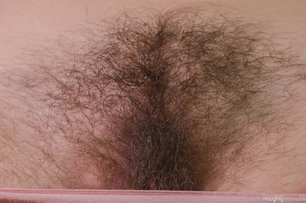 Hairy American housewife Katie Zucchini's naughty display of her furry crotch