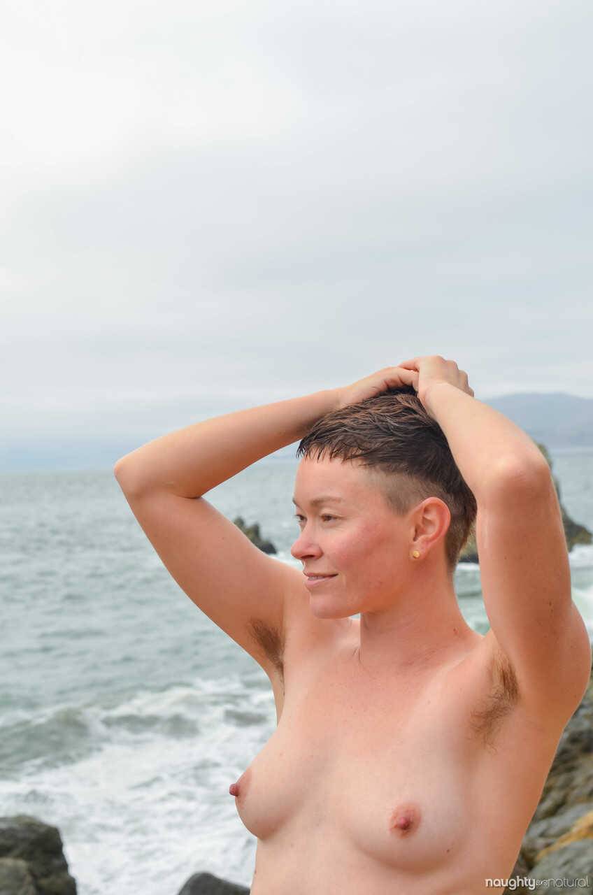 Natural hairy MILF Jiz Lee teases with her hairy armpits and body outdoors - Jiz Lee