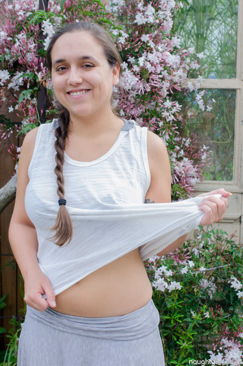Curvy Hairy Amateur Viola Starr Shows off Her Pierced Twat and Hairy Armpits - Viola Starr