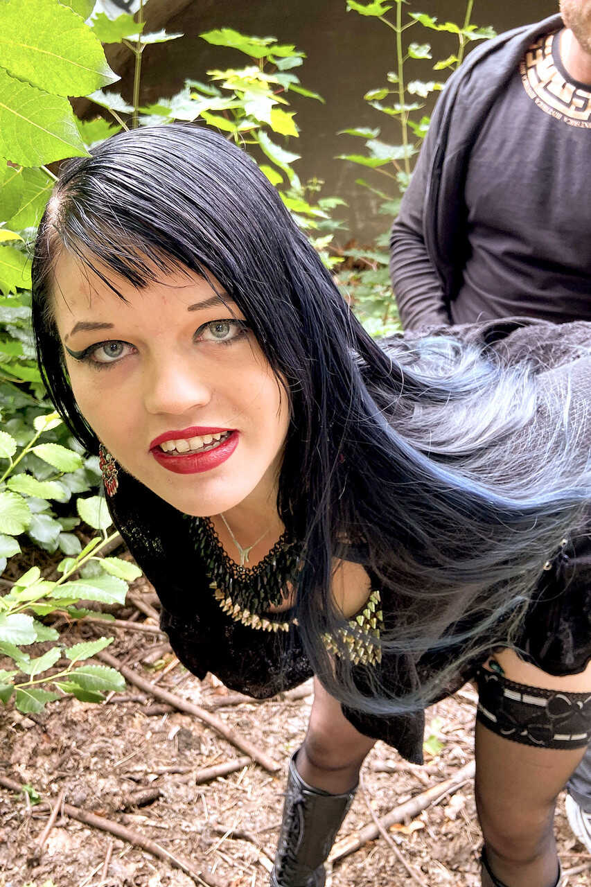 Pierced Goth Slut Doreen Gets Outdoor Creampie Fuck