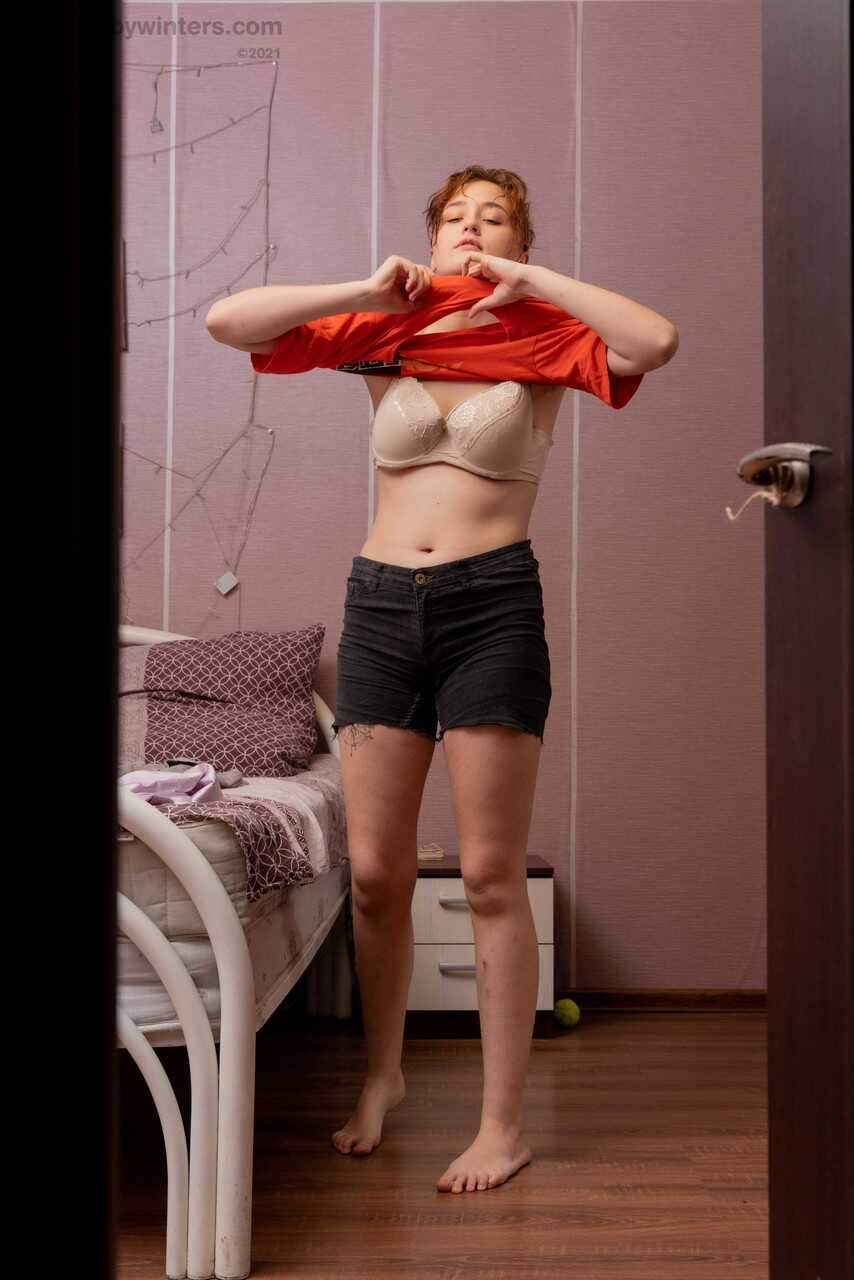 Peeping Tom Gets Exposed by Horny PAWG Elza While She Changes Into Skimpy Lingerie! - Elza