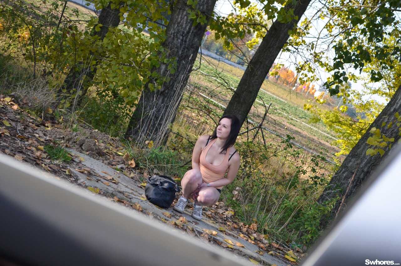 Public BJs and Shameless Fucking: Brunette Amateur Cindy Q Gets Paid to Pleasure Strangers Outdoors - Cindy Q