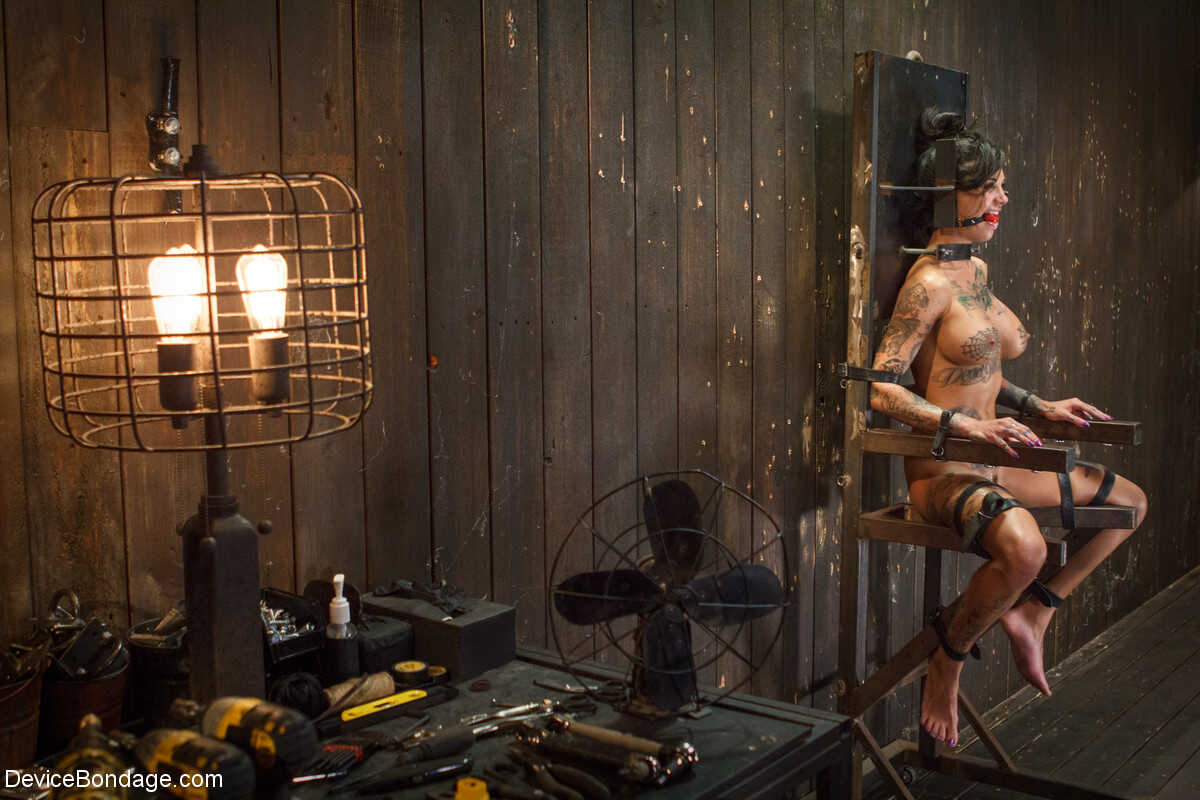 Orlando's Busty Blonde Submissive: Bonnie Rotten Tied Up and Left Dripping Wet with a Dripping Pussy Creampie - Bonni...