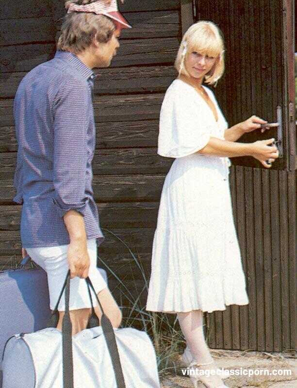 Blonde Banged in Vintage Style: Hot Beaver Drilled in White Stockings Outdoors - 