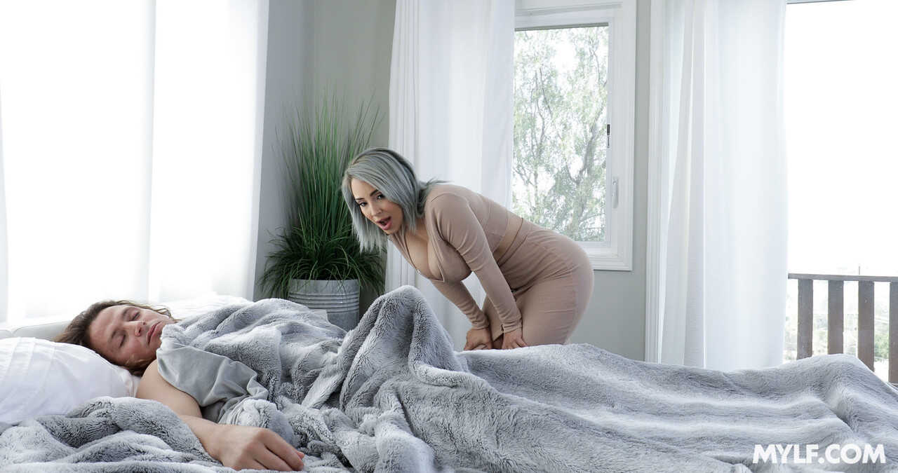 Curvy MILF Lauren Pixie Gets a Massive Creampie After an Intense Fuck Session with Her Big Tits and Thick Thighs - Lauren ...