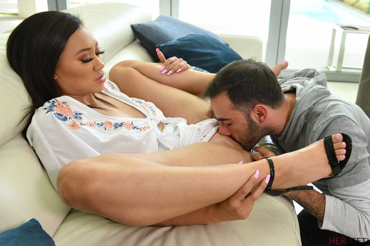 Madi Laine's Sensual Feet Licked during Steamy Missionary Sex with Jake Adams - Jake Adams, Madi Laine