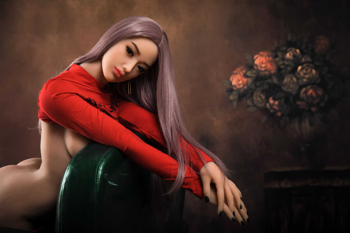 Farida's Fleshy Fantasy Realistic Sex Doll Poses Nude With Her Round Booty - 