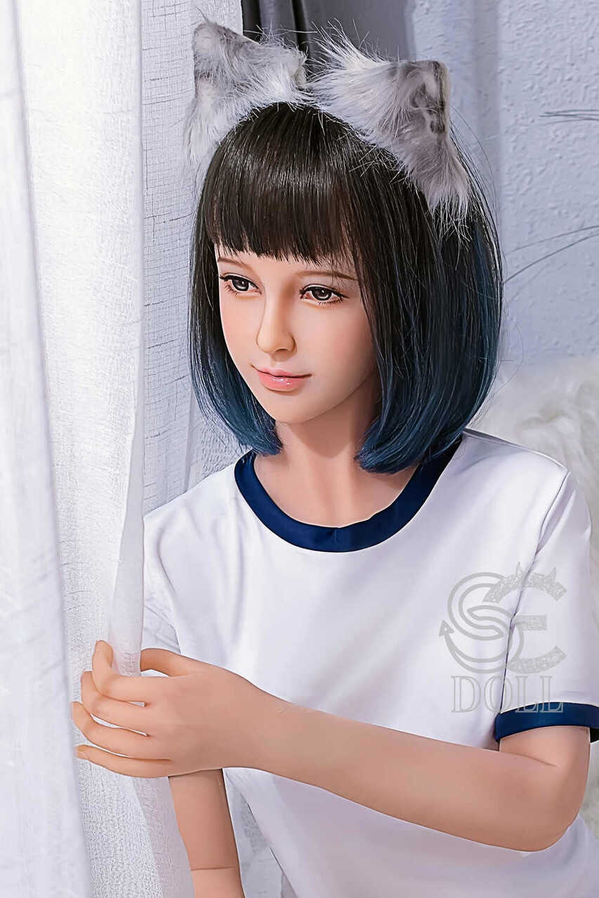 Night Owl's Nude Obsession A Dark-Haired Sex Doll Explores Her Flawless Body - 
