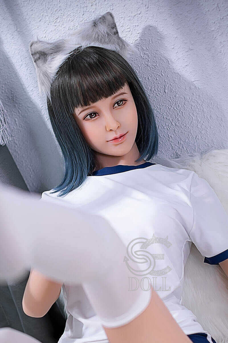 Night Owl's Nude Obsession A Dark-Haired Sex Doll Explores Her Flawless Body - 