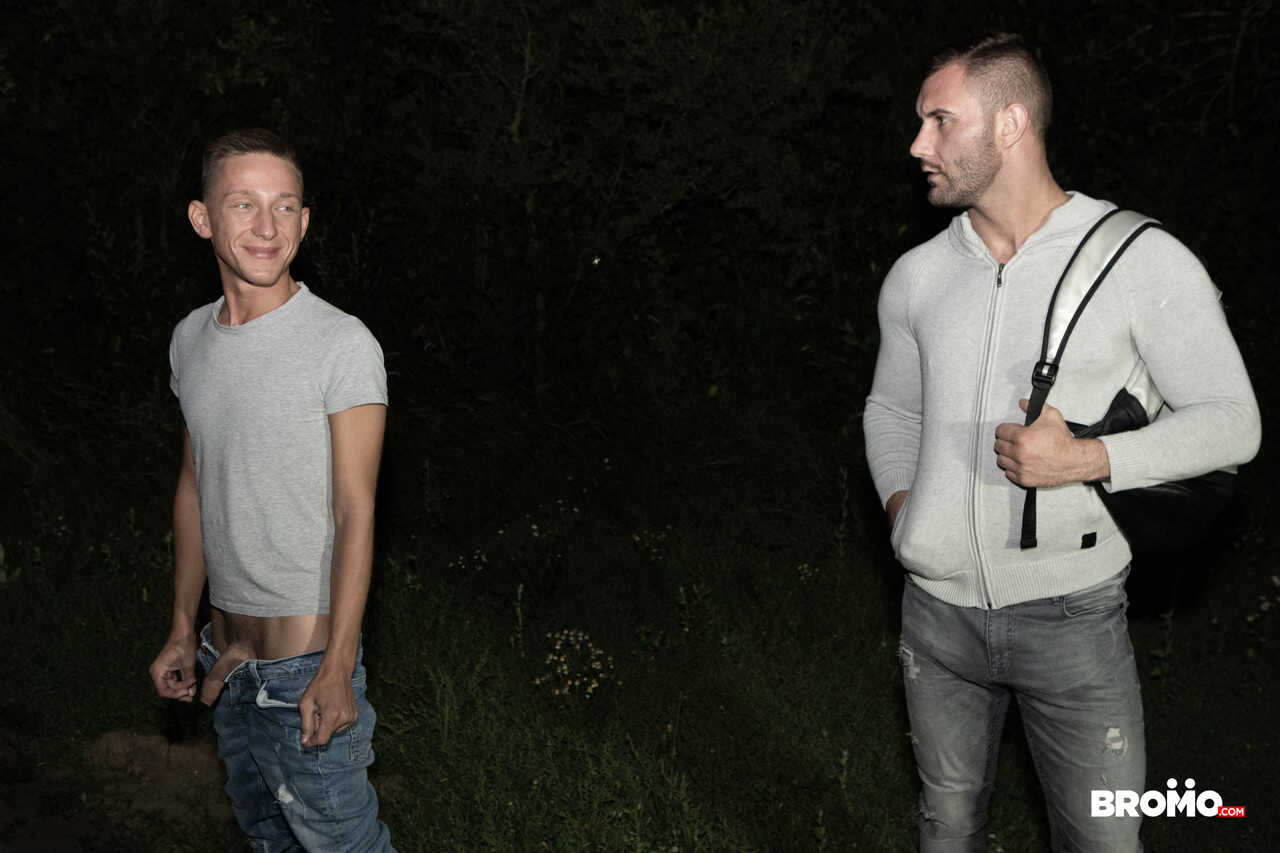 Outdoor Bromance with Daren D and Julian - 