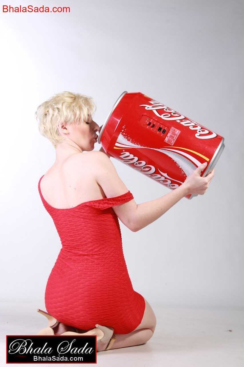 Sexy Mom Barely Holds In Her Coca-Cola Thirst As She Lustfully Poses For The Camera! - 