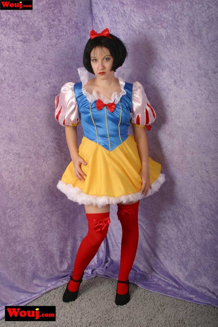 Snow White's Nude Costume Solo - 
