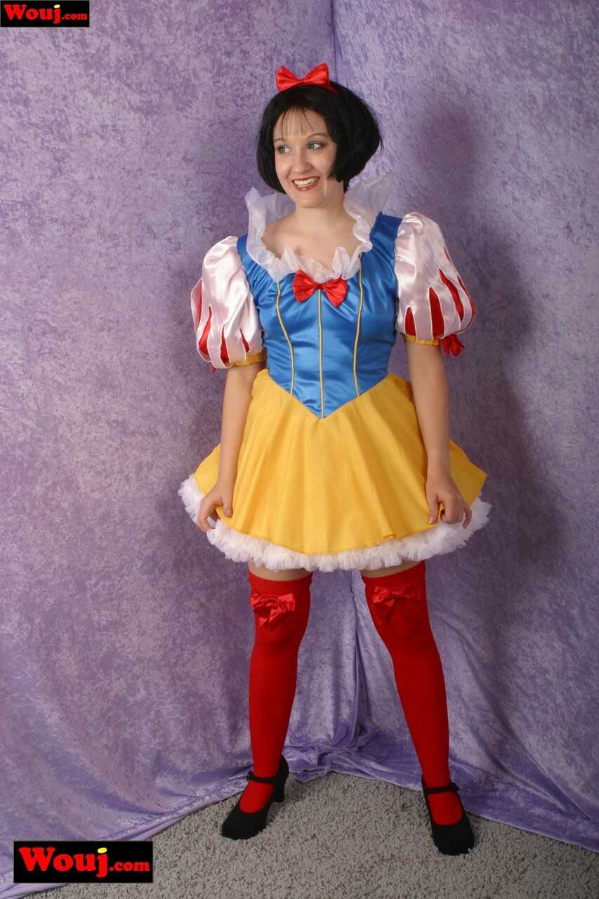 Snow White's Nude Costume Solo - 