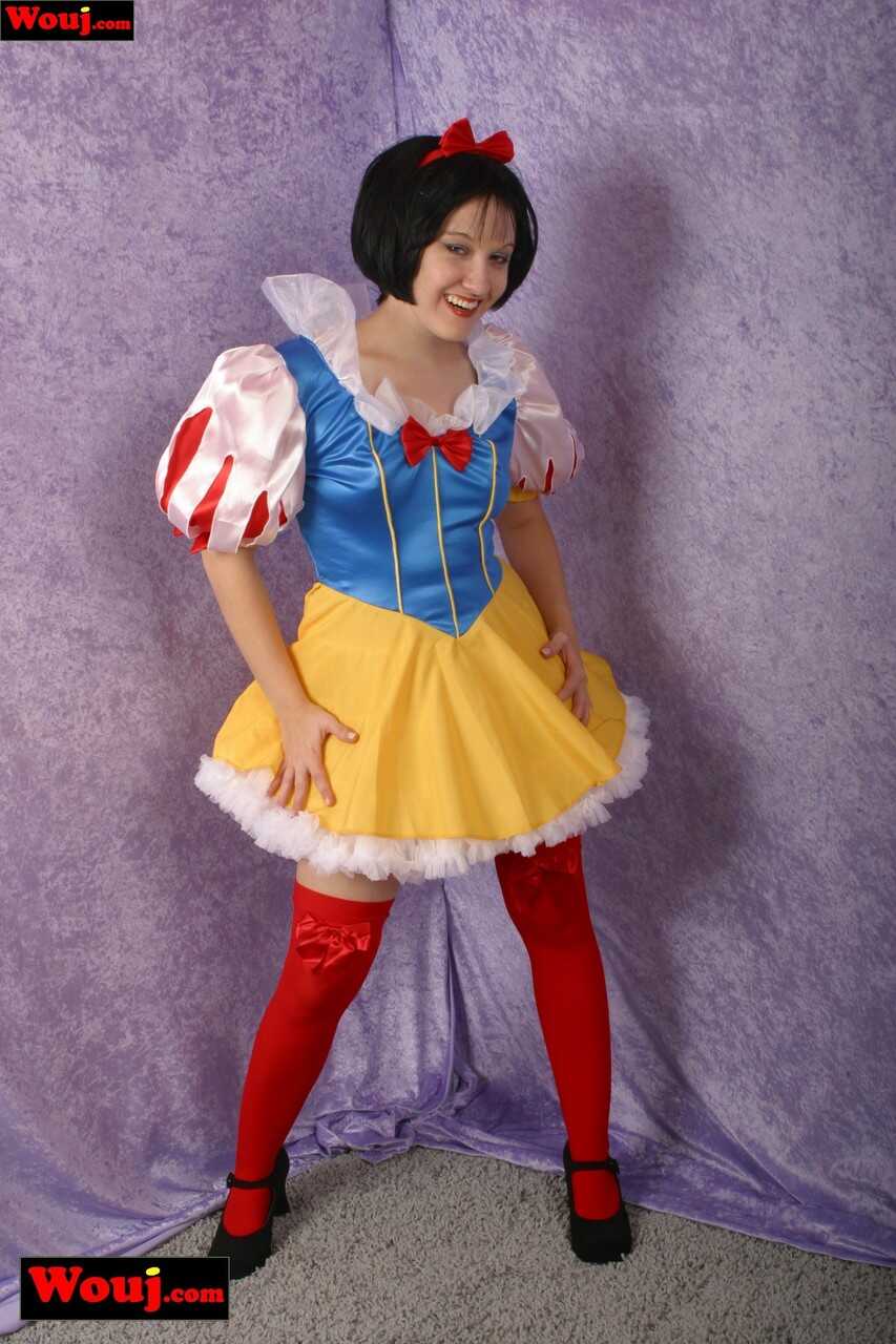 Snow White's Nude Costume Solo - 