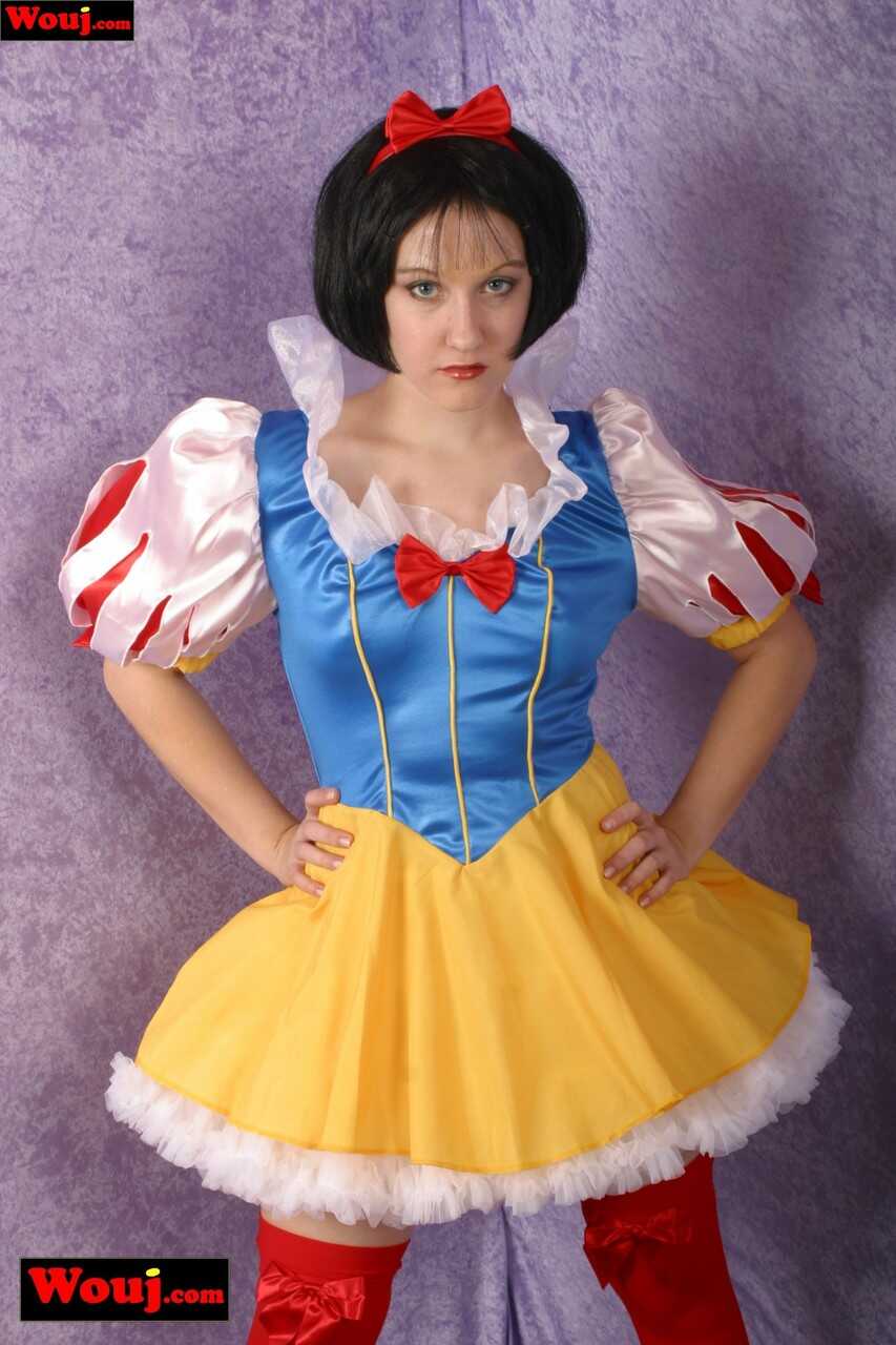 Snow White's Nude Costume Solo - 