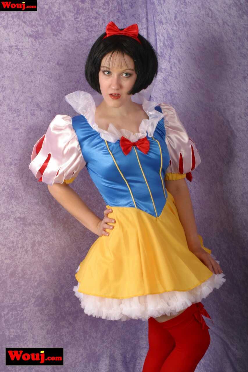 Snow White's Nude Costume Solo - 