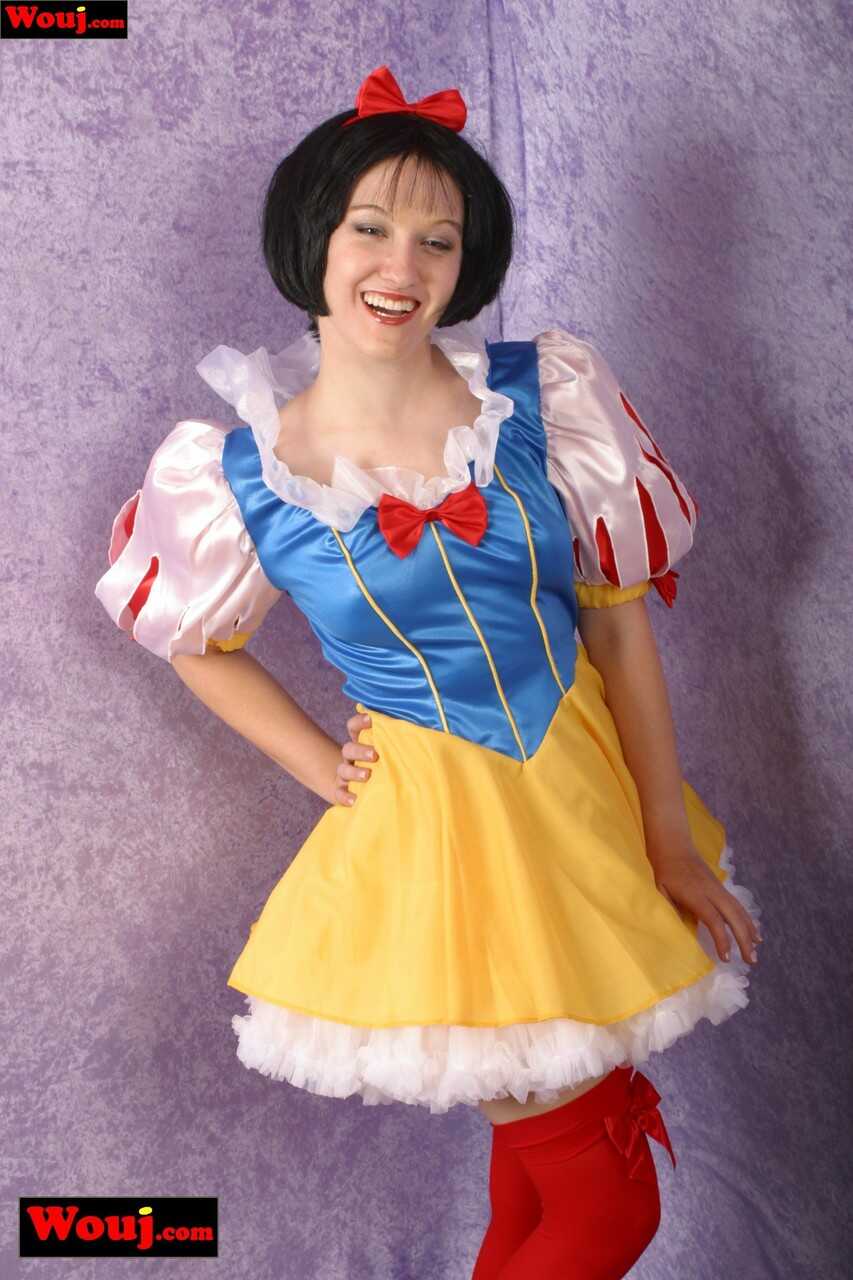 Snow White's Nude Costume Solo