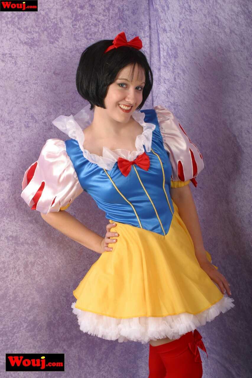 Snow White's Nude Costume Solo - 