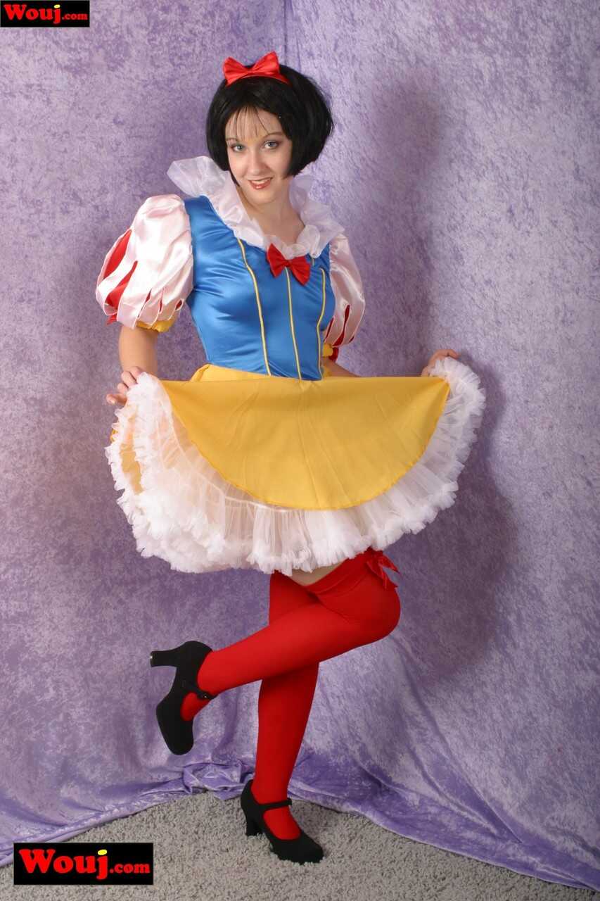 Snow White's Nude Costume Solo - 