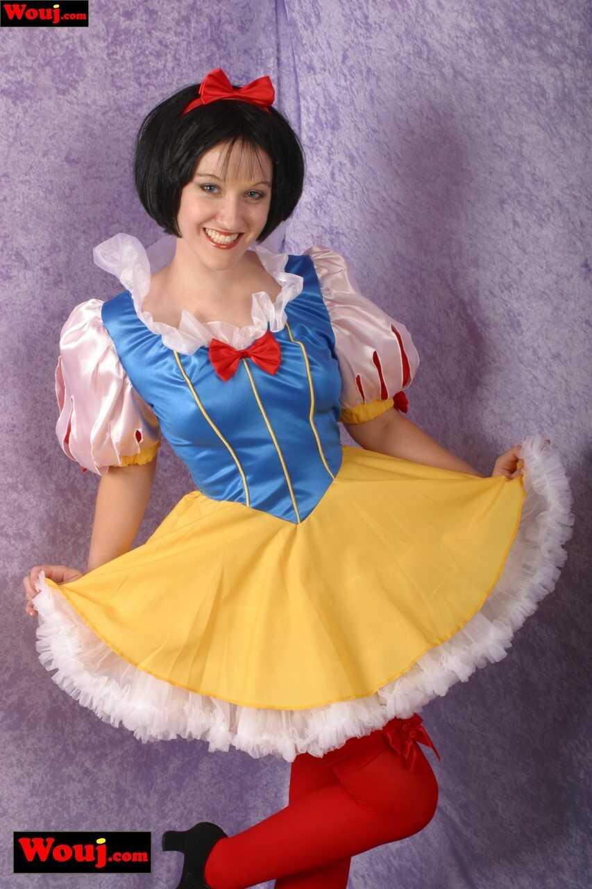 Snow White's Nude Costume Solo - 