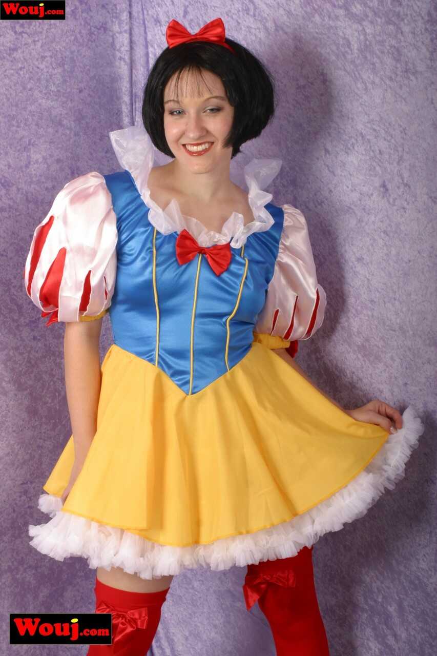 Snow White's Nude Costume Solo - 