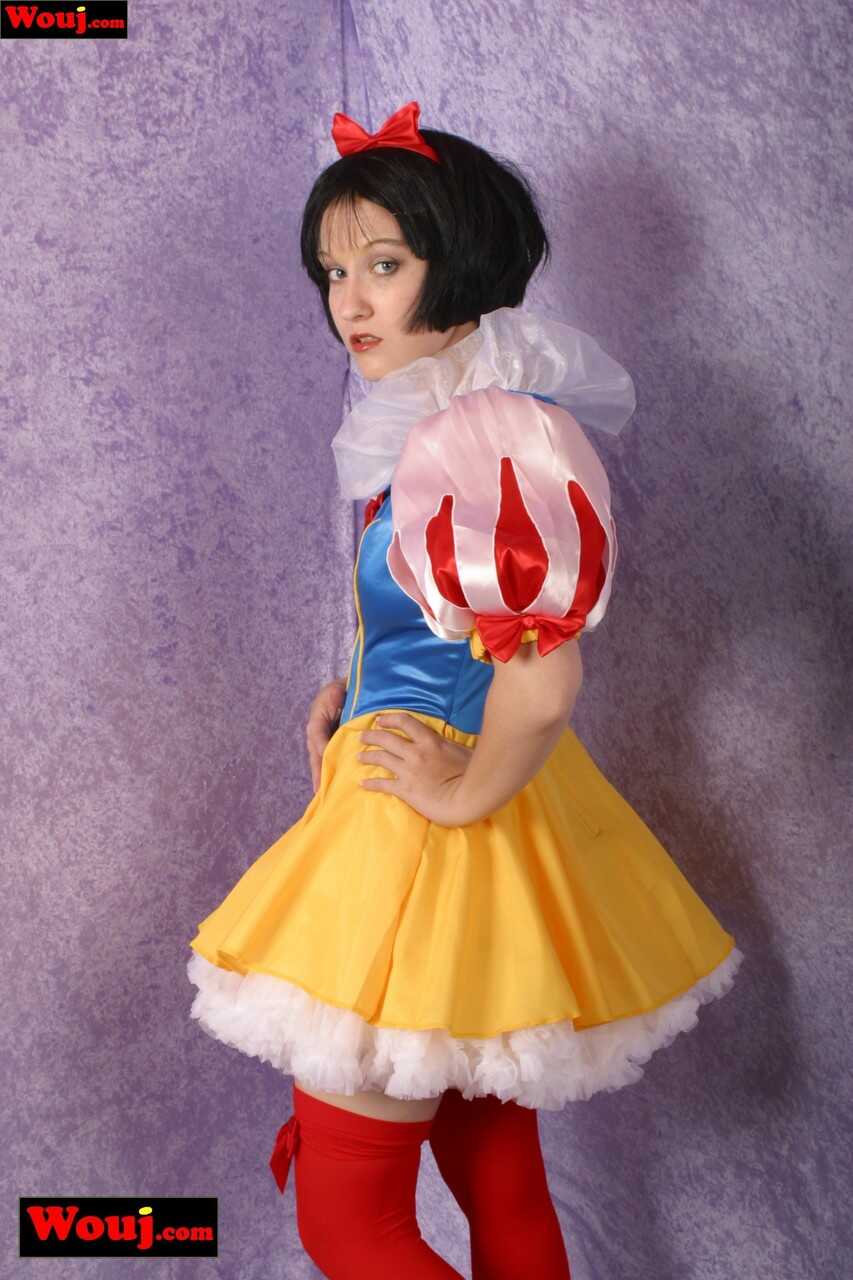 Snow White's Nude Costume Solo - 