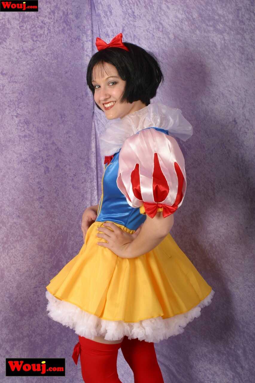 Snow White's Nude Costume Solo - 