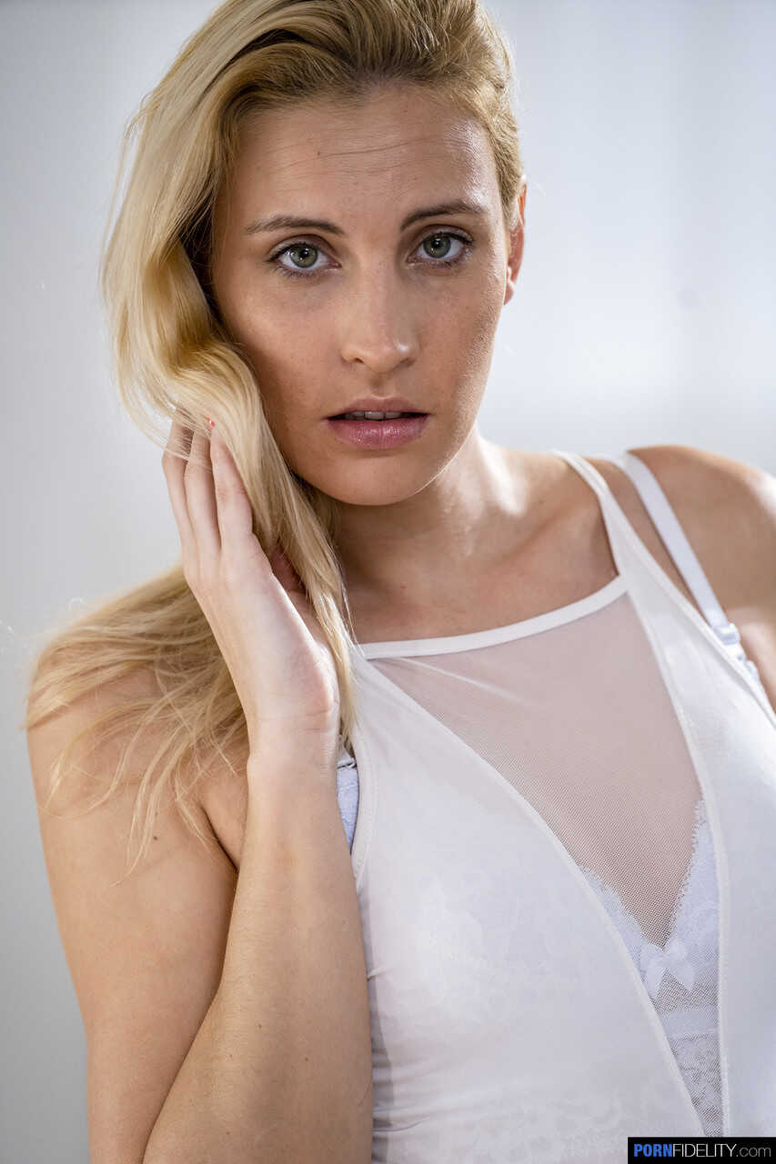 Lulu Love Unveils Her Fantastic Figure in High Heels and Poses in Tall Lingerie! - Chris Torres, Lulu Love